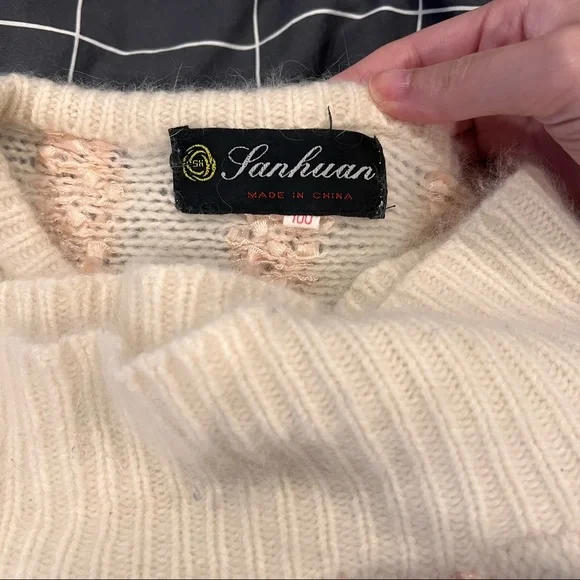 VINTAGE ROMANTIC ACADEMIA VIBES SWEATER - Picture 4 of 4